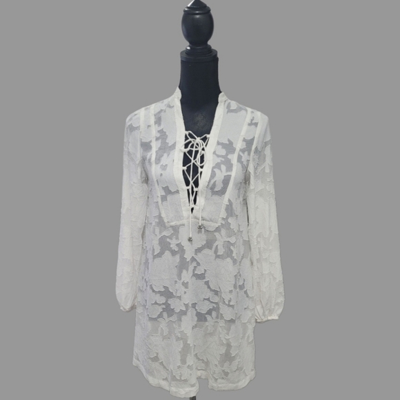 H&M Floral Jacquard Off-white Ladies Beach Dress - Picture 3 of 11
